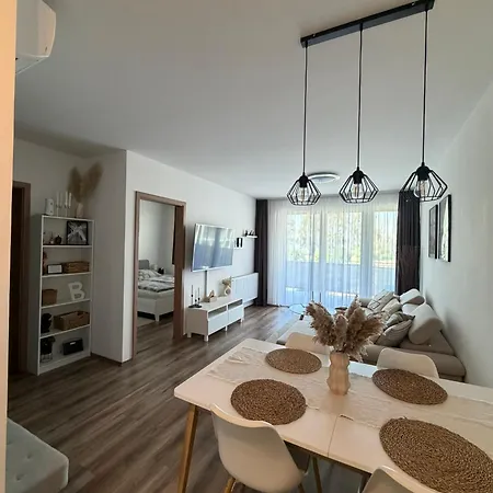 Lelle Apartament *