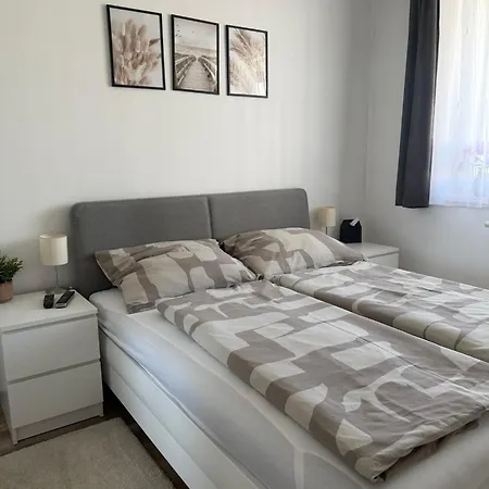 Lelle Apartament *