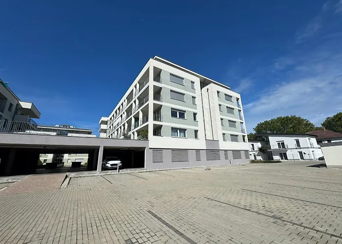 Lelle Apartment *